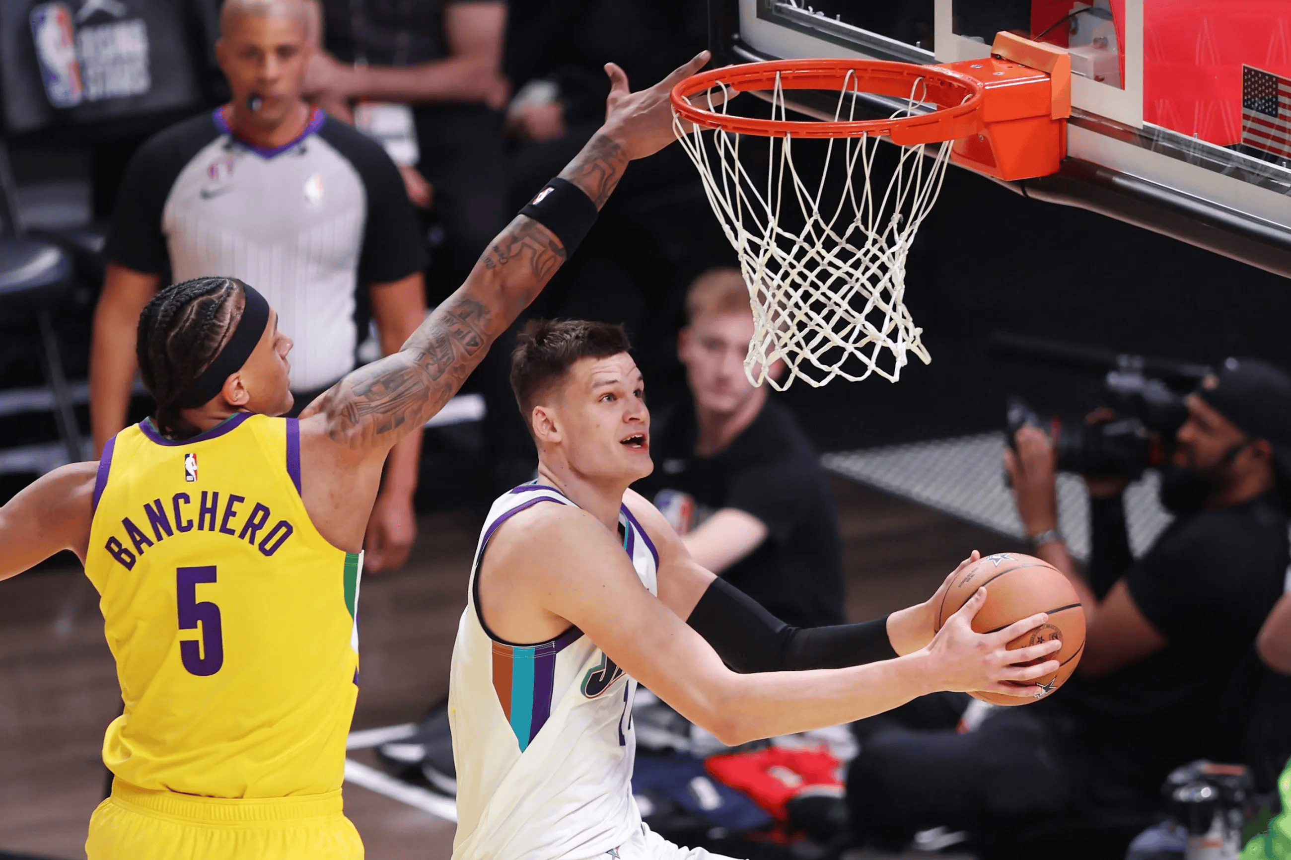 金年会下载-关于拉齐奥训练开放日；今夜内部沟通引欢呼；全明星赛在即；年轻球员得到机会的信息